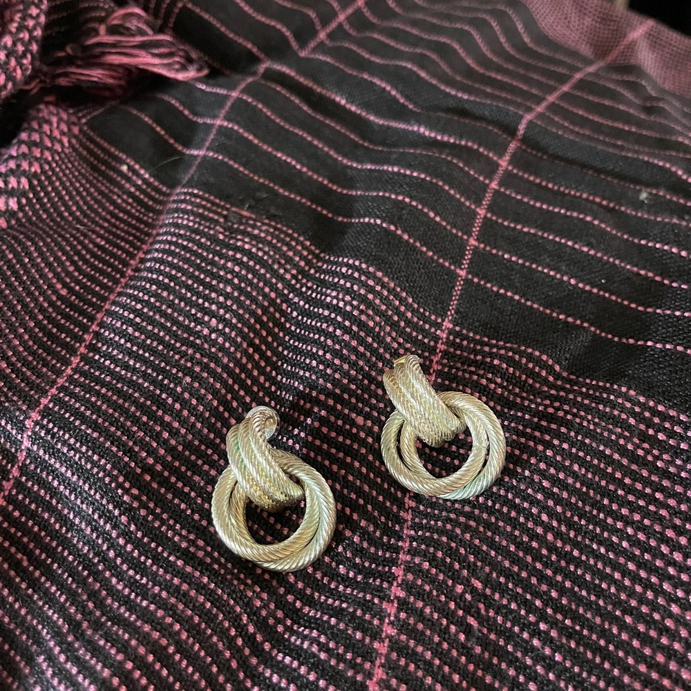 Silvertone‎ Knot Earrings